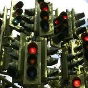 Più opportunità di lavoro professionale per i giovani neolaureati e neodiplomati.